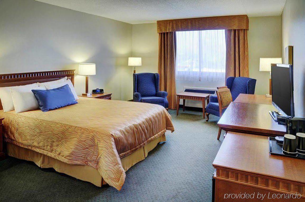 Travelway Inn Садбери Экстерьер фото