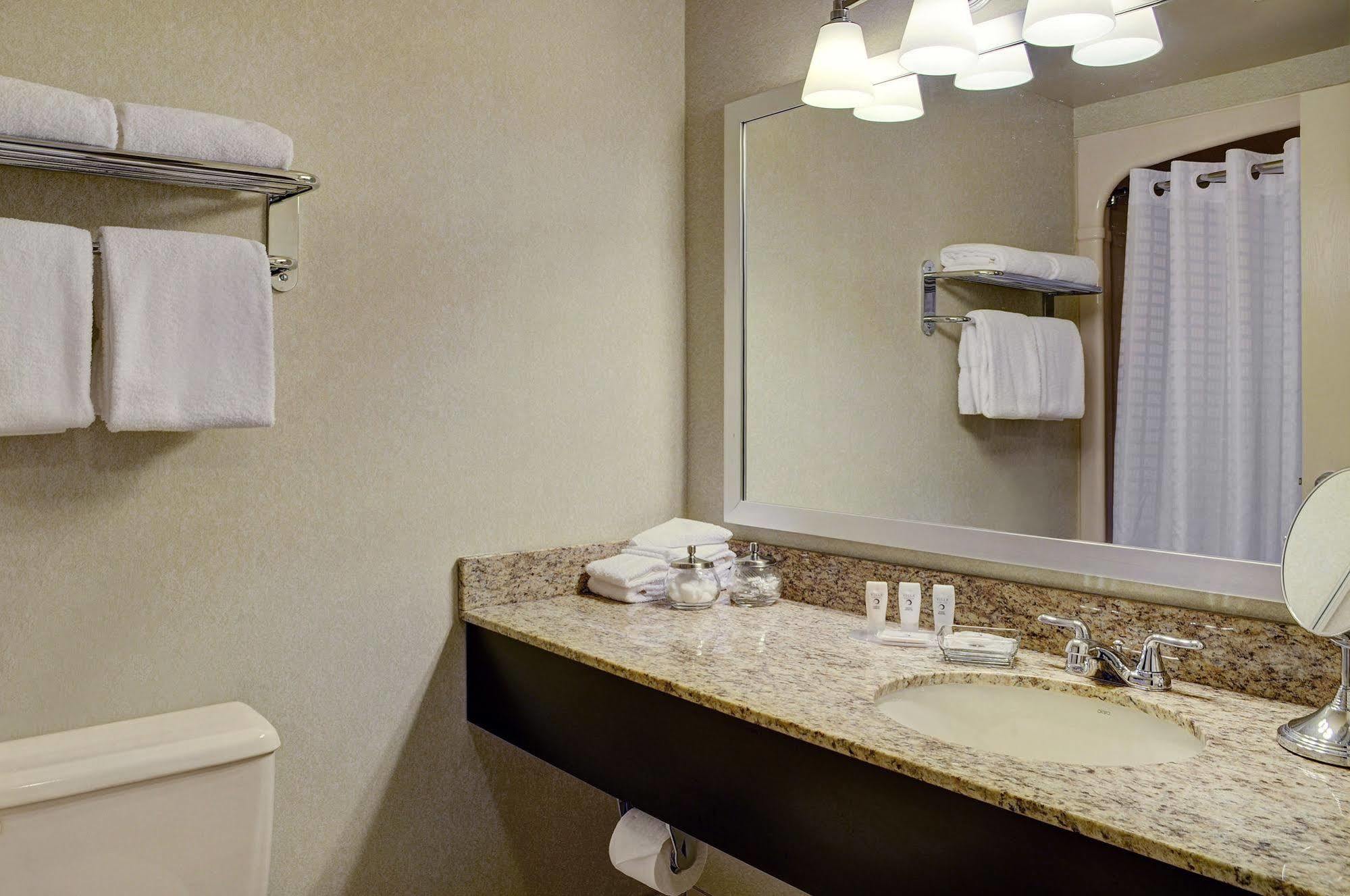 Travelway Inn Садбери Экстерьер фото